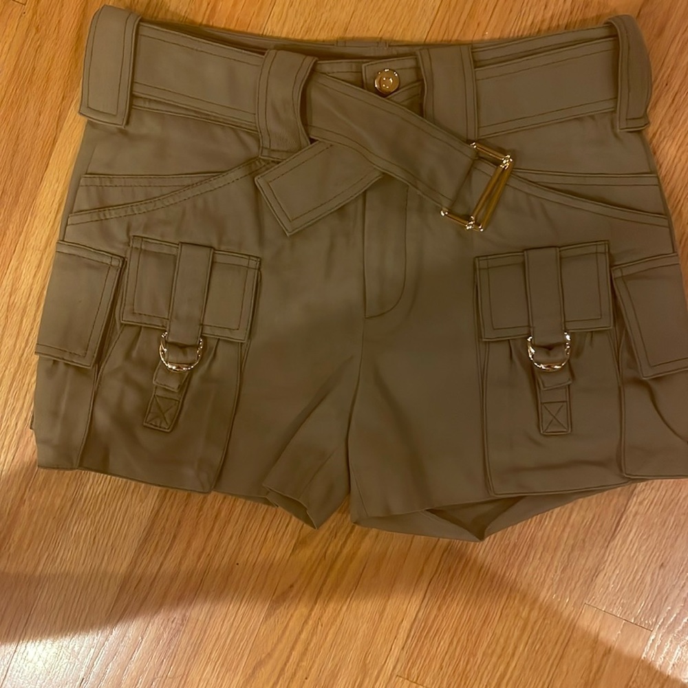 Woman’s Gucci runway cargo shorts size 40